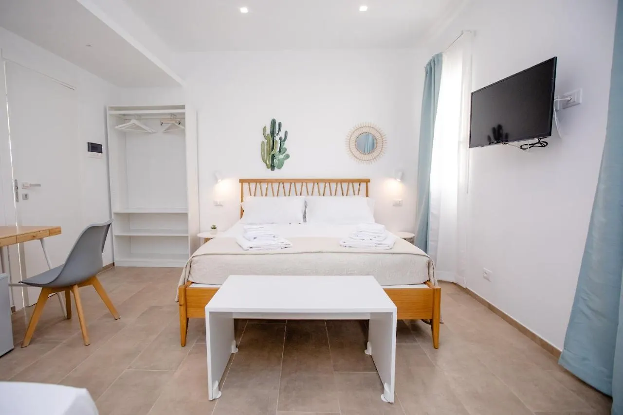 Homidoo Bellavita Superior Room Marzamemi Italy
